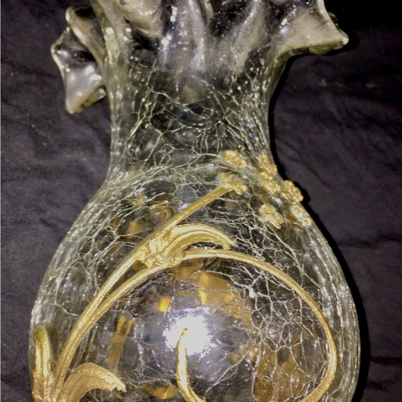 Antique Fenton ruffled crackle glass vase with brass embellishments - Picture 3 of 3